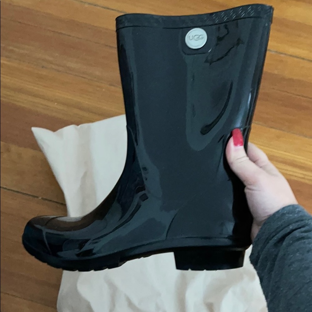 Ugg rain boots